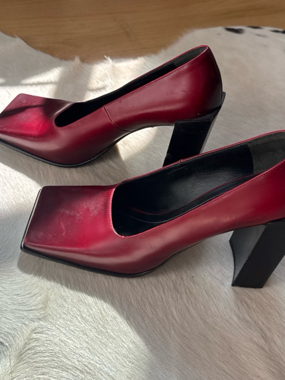 Balenciaga Women's Burgundy Square-Toe Leather Pumps - Picture 4 of 4